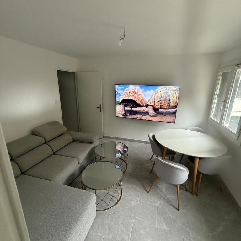 Apparently 2 bedrooms - Appartement 2 Chambres - 1