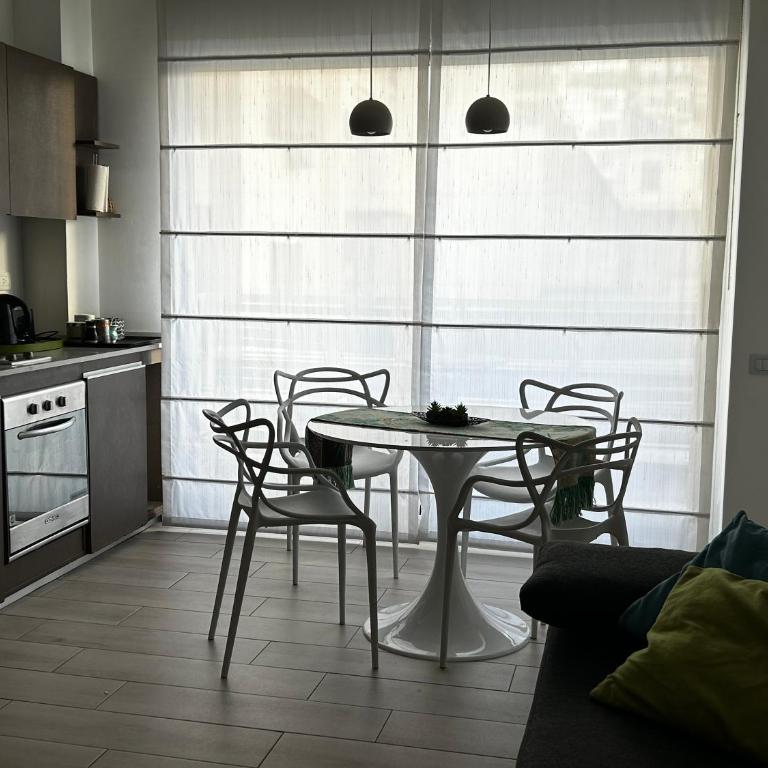Monoambiente tranquilo y bello en el corazón de Buenos Aires - One-Bedroom Apartment - 3