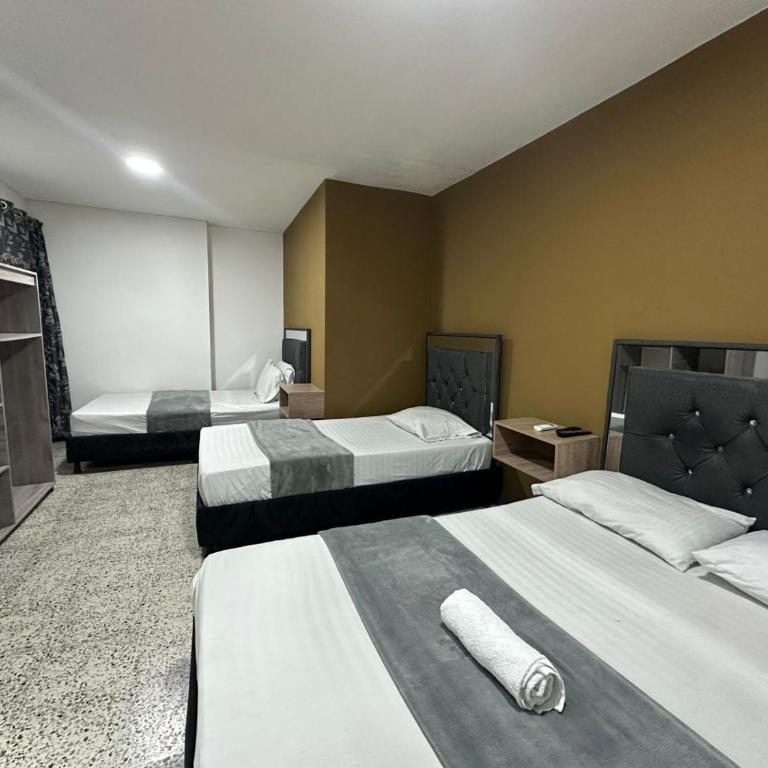 hotel guayacanes central - Deluxe Quadruple Room - 4