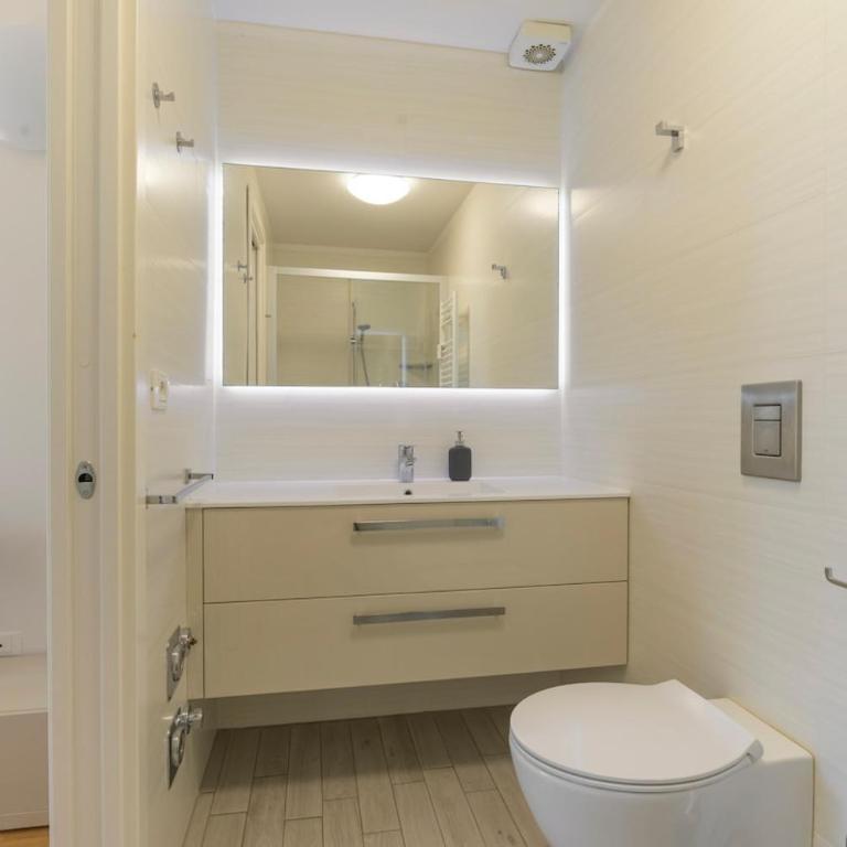 Cozy Modern Loft with Parking - BeMyHost - Appartamento con 2 Camere da Letto - 11