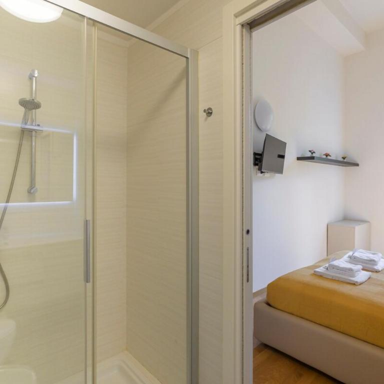 Cozy Modern Loft with Parking - BeMyHost - Appartamento con 2 Camere da Letto - 25