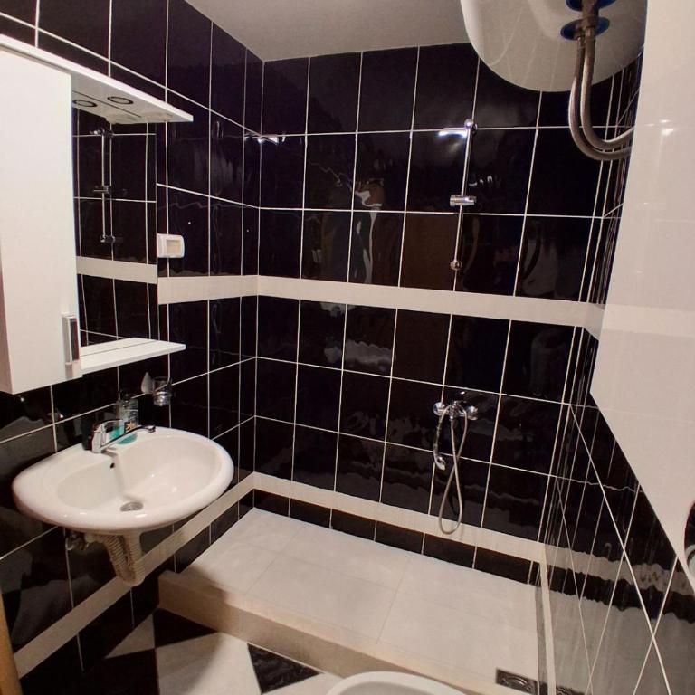COMFORT 74 Podgorica - Two-Bedroom Apartment - 9