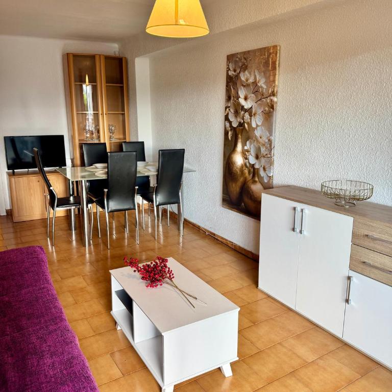 APARTBEACH AGUSTINA ARAGON 2 VISTAS LATERAL a PLAYA - Apartment - 12