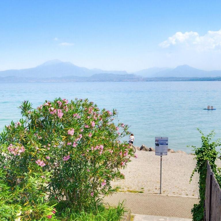 HOST4U - Casa Paperotto in Peschiera del Garda Lake - Appartement 2 Chambres - Vue sur Jardin - 12