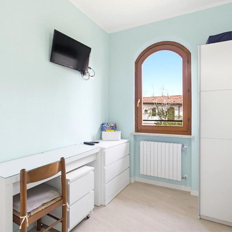 HOST4U - Casa Paperotto in Peschiera del Garda Lake - Appartement 2 Chambres - Vue sur Jardin - 24