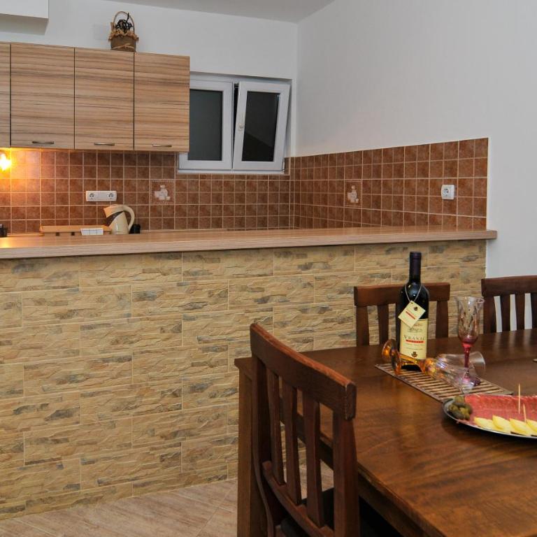 Apartments Samardžić - One-Bedroom Apartment with Terrace (5 Adults) - 12