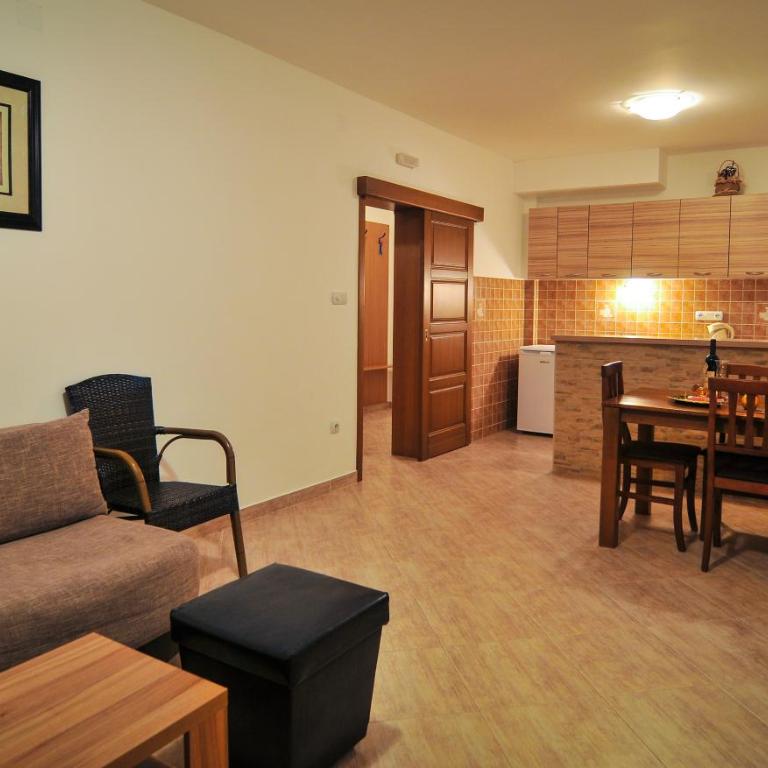 Apartments Samardžić - One-Bedroom Apartment with Terrace (5 Adults) - 11