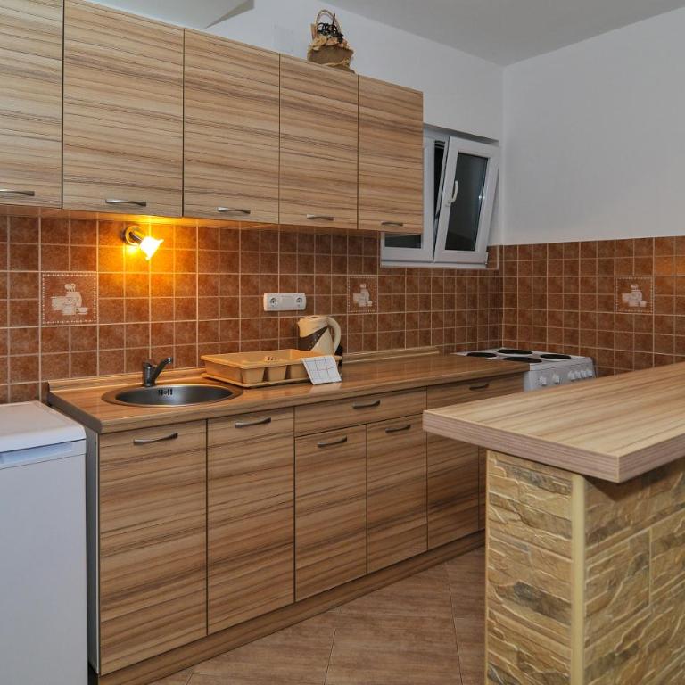 Apartments Samardžić - One-Bedroom Apartment with Terrace (5 Adults) - 10