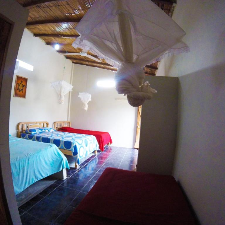 Montañita Garden Hostal - Standard Quadruple Room - 8