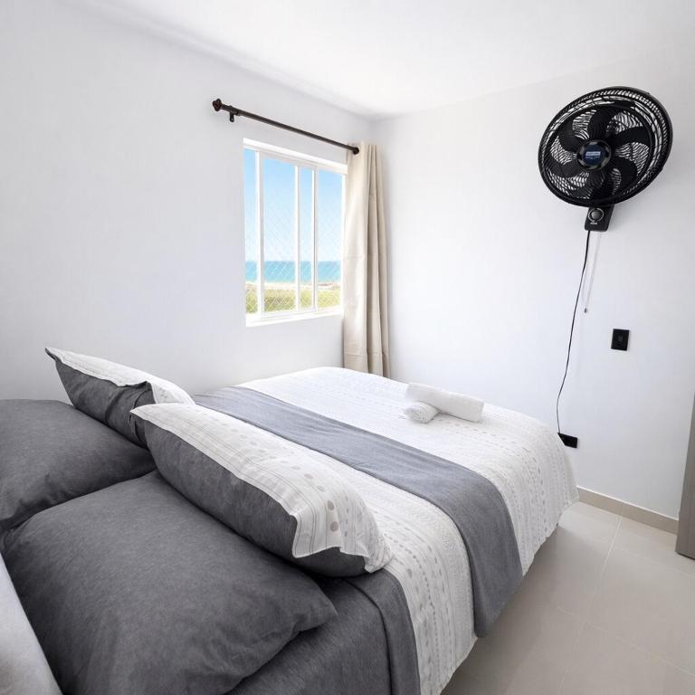 Caribbean Mist by Hilal, Seaview, Chill & Pool - Three-Bedroom Apartment with Balcony - 7