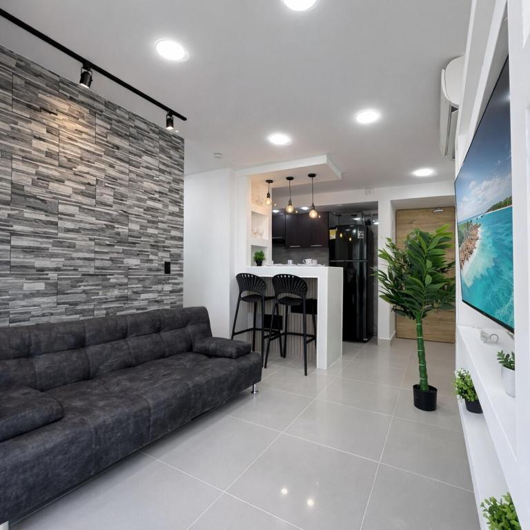 Caribbean Mist by Hilal, Seaview, Chill & Pool - Three-Bedroom Apartment with Balcony - 14