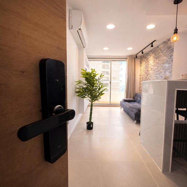 Caribbean Mist by Hilal, Seaview, Chill & Pool - Three-Bedroom Apartment with Balcony - 18