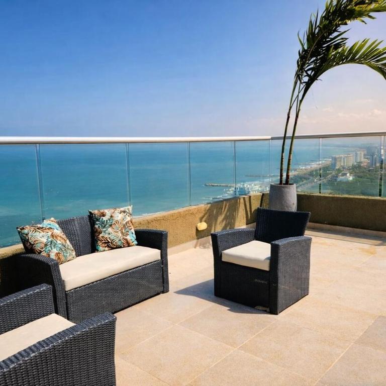 Caribbean Mist by Hilal, Seaview, Chill & Pool - Three-Bedroom Apartment with Balcony - 23