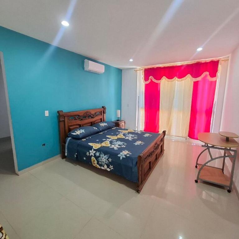 Apartamento Familiar con Aire y WiFi a 9 Minutos walking Playa Spratt Bight - Apartamento de 3 dormitorios - 1