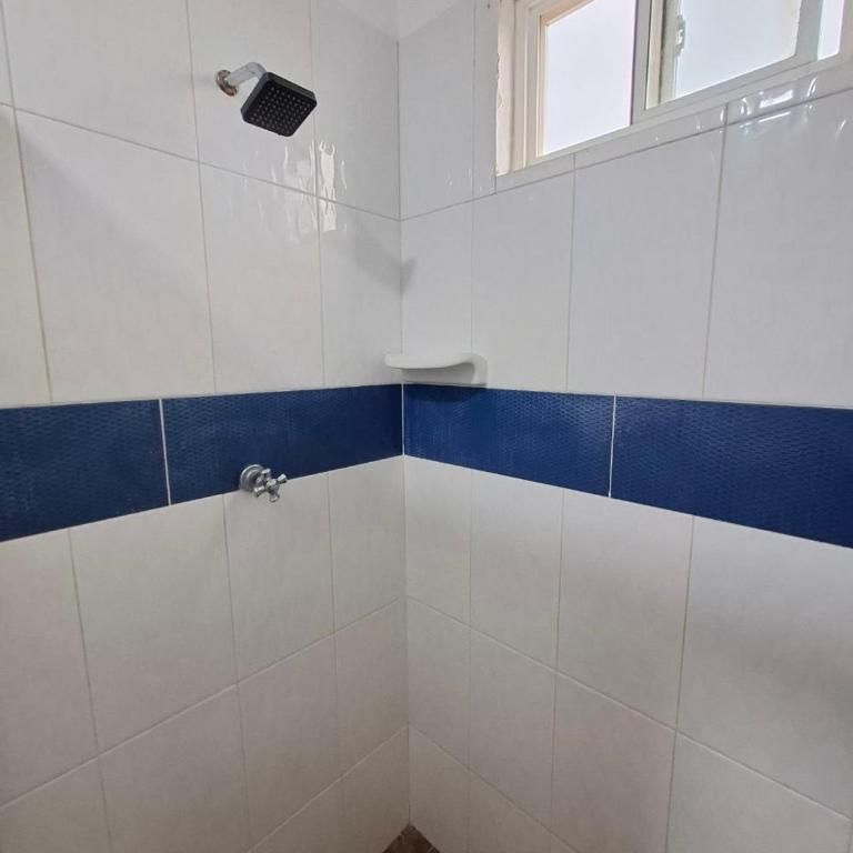 Apartamento Familiar con Aire y WiFi a 9 Minutos walking Playa Spratt Bight - Apartamento de 3 dormitorios - 20