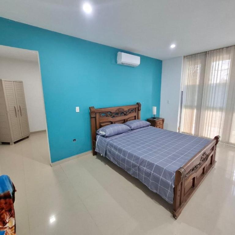 Apartamento Familiar con Aire y WiFi a 9 Minutos walking Playa Spratt Bight - Apartamento de 3 dormitorios - 6