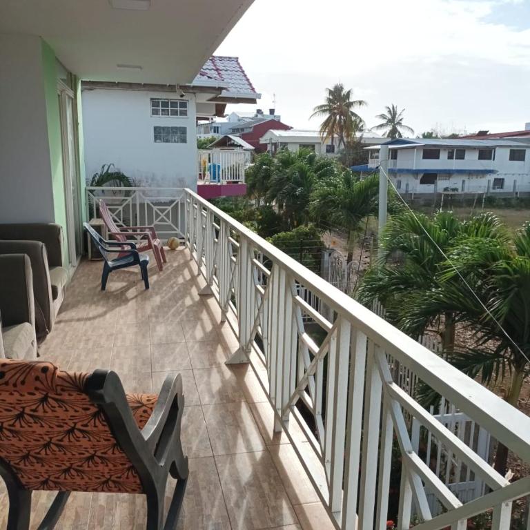 Apartamento Familiar con Aire y WiFi a 9 Minutos walking Playa Spratt Bight - Apartamento de 3 dormitorios - 22