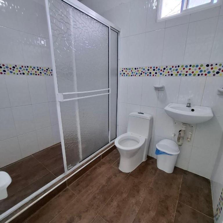Apartamento Familiar con Aire y WiFi a 9 Minutos walking Playa Spratt Bight - Apartamento de 3 dormitorios - 34