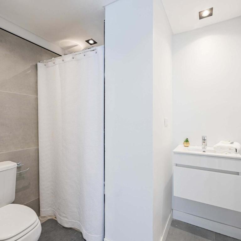 MOT Rentals Black Ravignani - 3 Lux Aparts 12 pax in Palermo Hollywood - Apartamento - 29