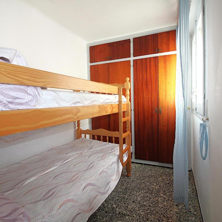 Ático céntrico renovado con gran terraza a solo 100m de la playa del Puerto - ES-228-34 - Apartment - 10
