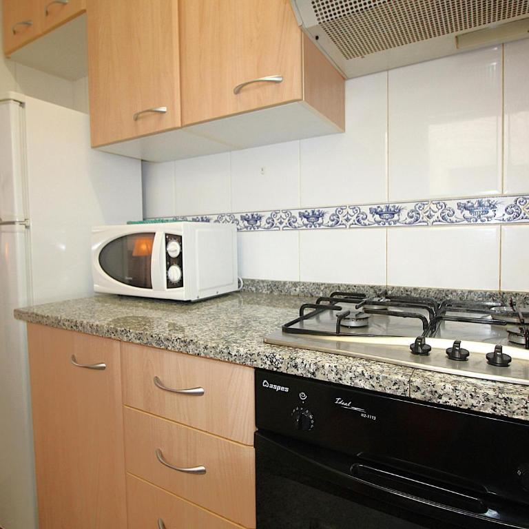 Luminoso apto céntrico a 100m de la playa del Puerto con wifi, balcón y cocina renovada - ES-228-71 - Appartement - 15