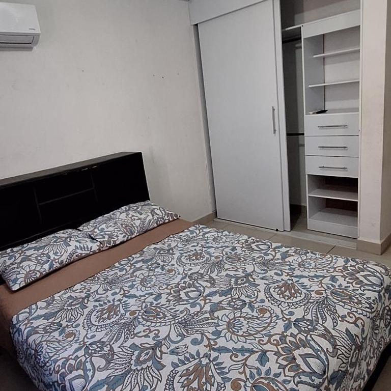 Casa acogedora y equipada con amenidades en privada - Three-Bedroom Home - 11