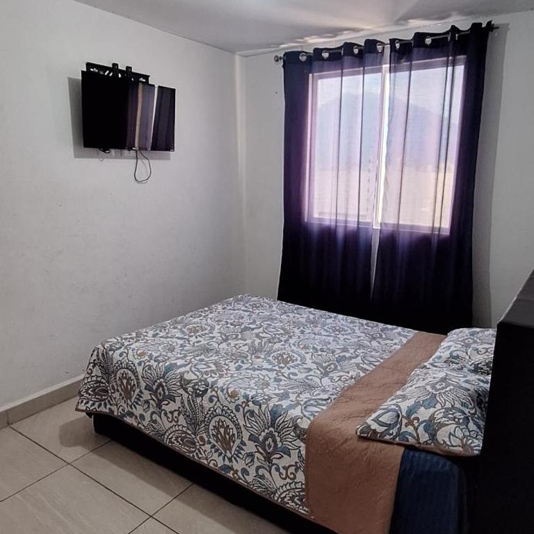 Casa acogedora y equipada con amenidades en privada - Three-Bedroom Home - 21
