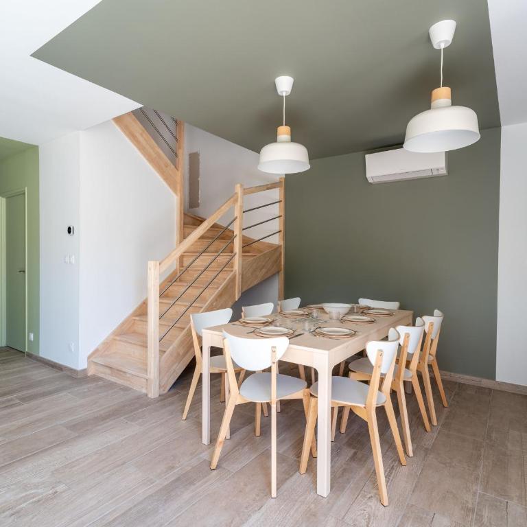 Maison neuve climatisée, 8 pers, proche plages, surf, Wi-Fi, terrasse, parking, ménage inclus - FR-1-319-526 - Maison de Vacances - 22