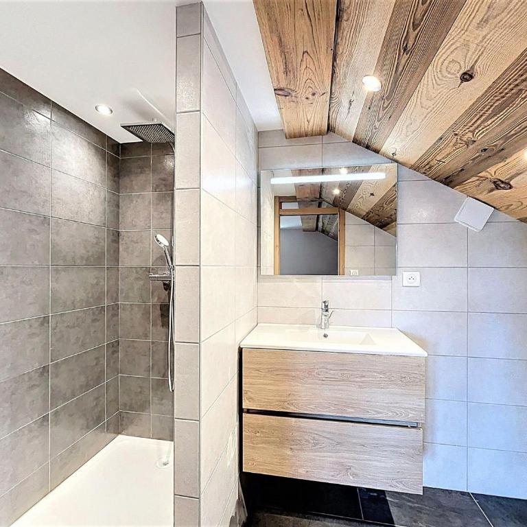 Chalet savoyard, animaux OK, parking - 14 pers. - Chalet 3 Chambres - 9