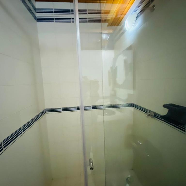 Casa Mayorga Rodadero Santa Marta Hostal - Family Room with Private Bathroom - 5