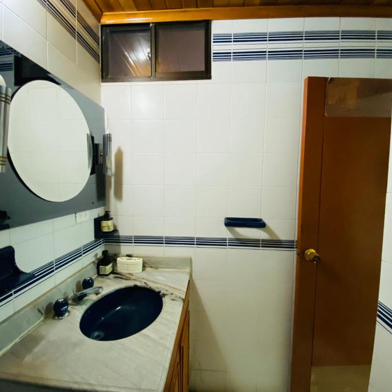Casa Mayorga Rodadero Santa Marta Hostal - Double Room with Private Bathroom - 6