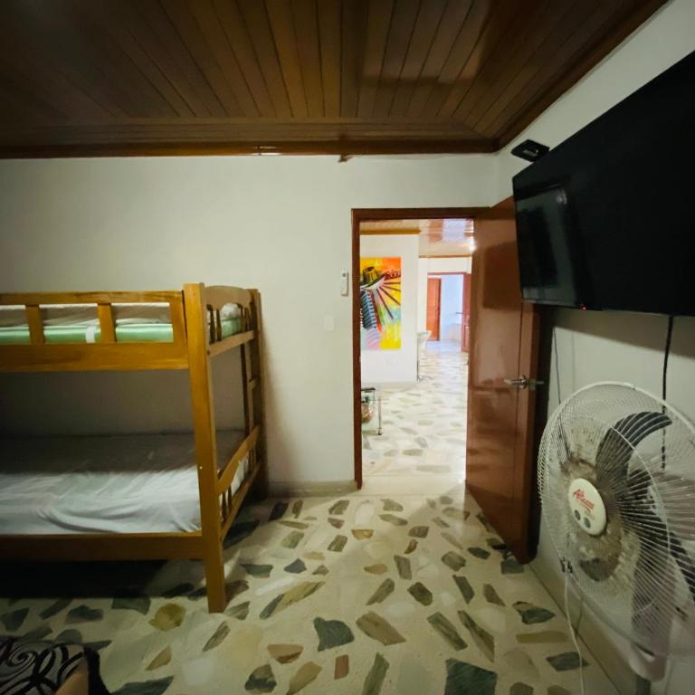Casa Mayorga Rodadero Santa Marta Hostal - Family Room with Private Bathroom - 6