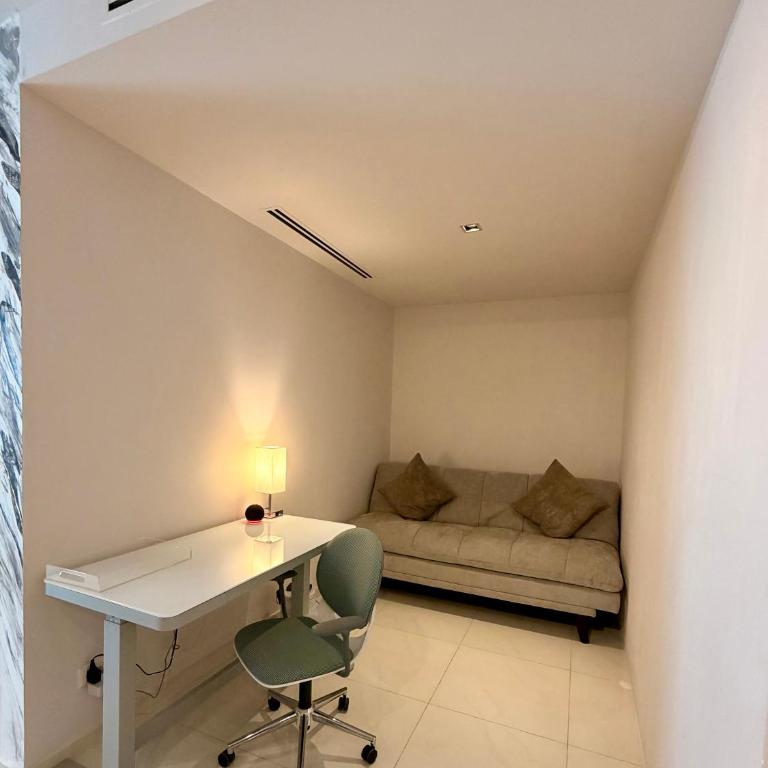 Departamento en el centro de Monterrey en Paseo Santa Lucia y junto a Parque Fundidora - Apartamento de 2 dormitorios - 6