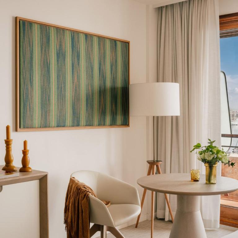 Hotel Victoria, a Gran Meliá Hotel - Habitación Supreme con vistas al mar y a la catedral - Planta Red - 3
