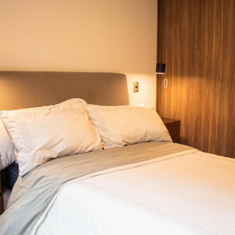 Elegant Apartment in the Heart of Napoles - Two-Bedroom Apartment - 12