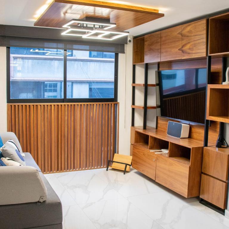 Elegant Apartment in the Heart of Napoles - Two-Bedroom Apartment - 18