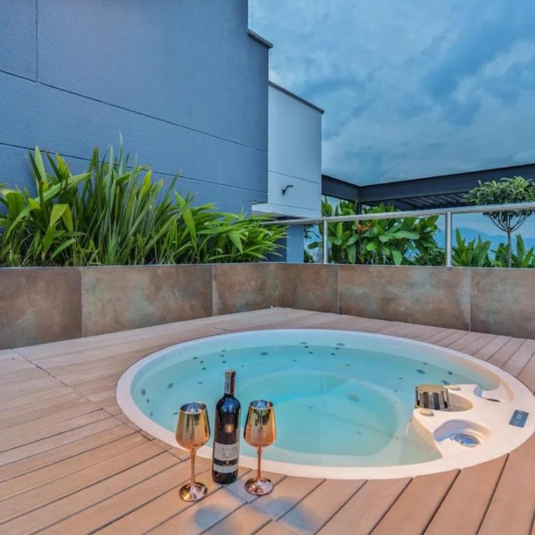 Espacio de ensueño, full remodelado, equipado con todas las comodides, a pasos de Provenza, Poblado Medellín - Three-Bedroom Apartment - 13