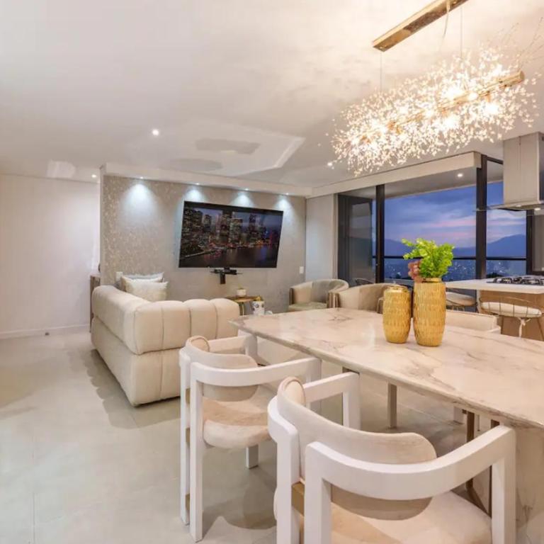 Espacio de ensueño, full remodelado, equipado con todas las comodides, a pasos de Provenza, Poblado Medellín - Three-Bedroom Apartment - 14