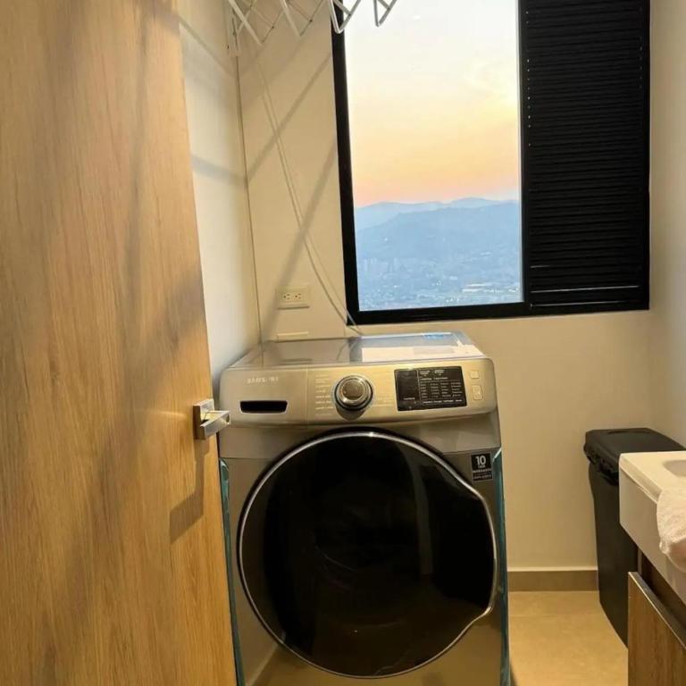 Espacio de ensueño, full remodelado, equipado con todas las comodides, a pasos de Provenza, Poblado Medellín - Three-Bedroom Apartment - 19