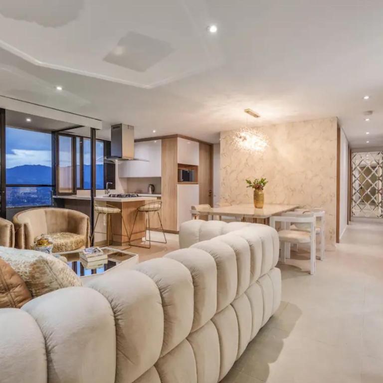 Espacio de ensueño, full remodelado, equipado con todas las comodides, a pasos de Provenza, Poblado Medellín - Three-Bedroom Apartment - 25