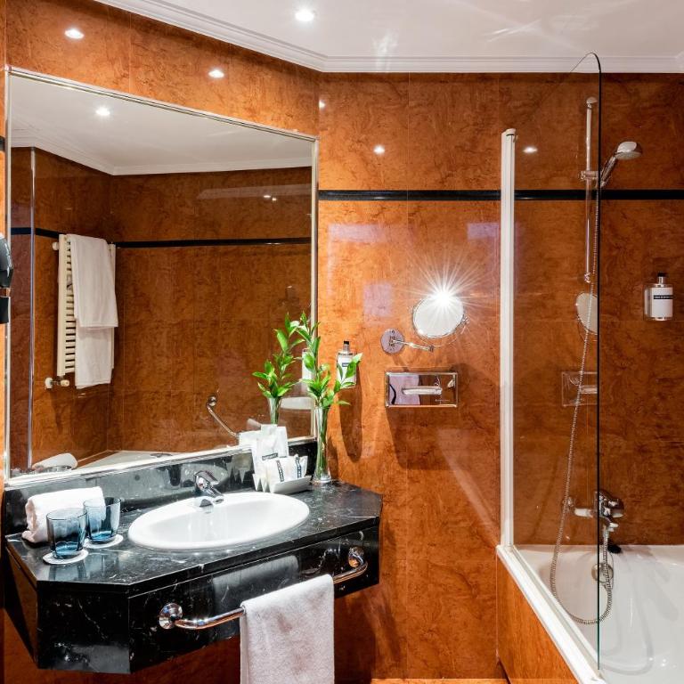 Hotel Madrid Plaza España, Affiliated by Meliá - Chambre Lit King-Size Premium - 4