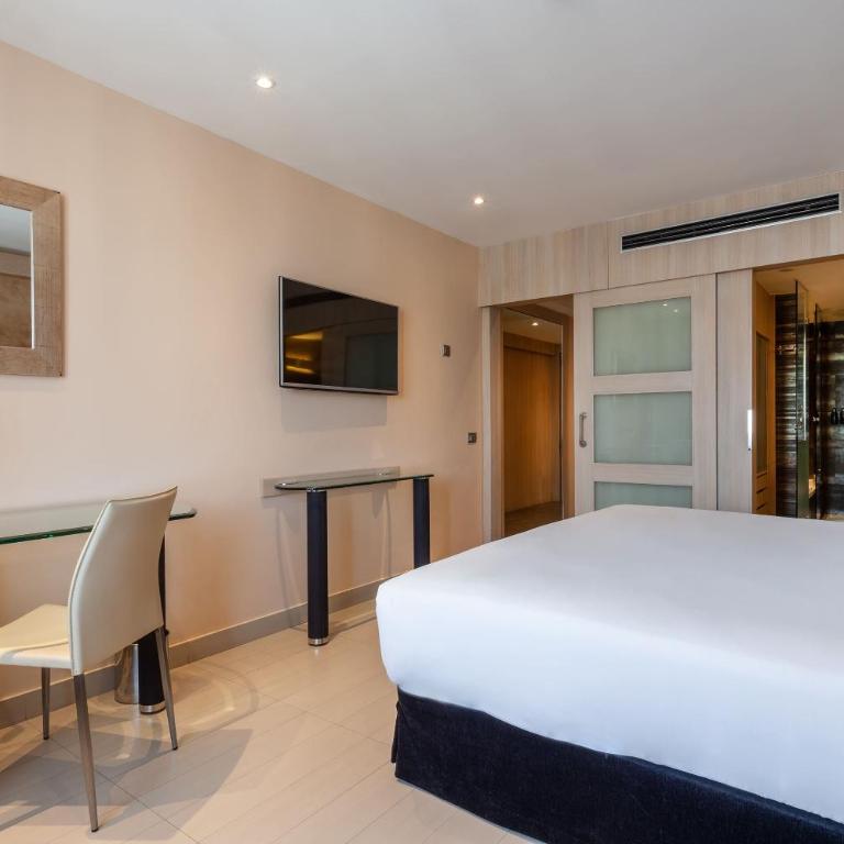 Meliá Sevilla - Habitación Premium Comunicada - 2