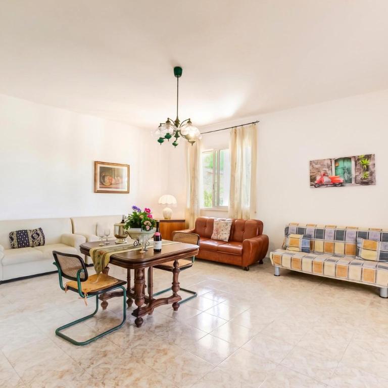 Villa Strea With Pool - Happy Rentals - Villa - 15
