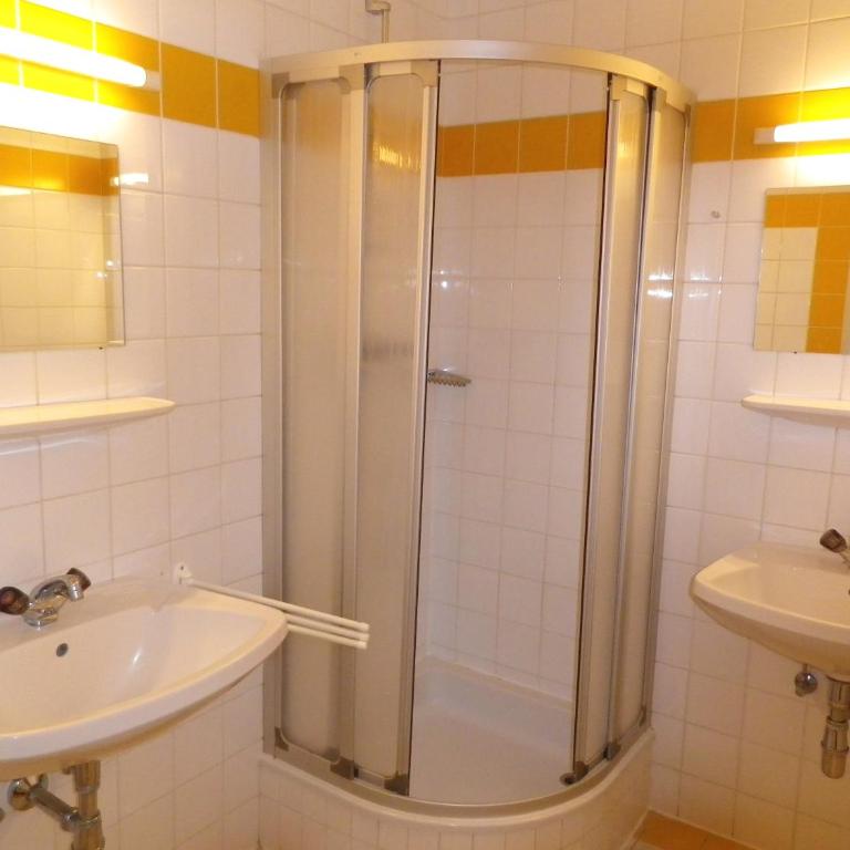 Jugend- und Familiengästehaus Klagenfurt - Vierbettzimmer - 10
