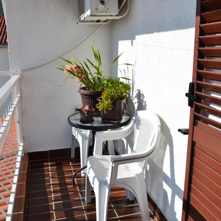 Apartment Matea - Apartment with Sea View - 2