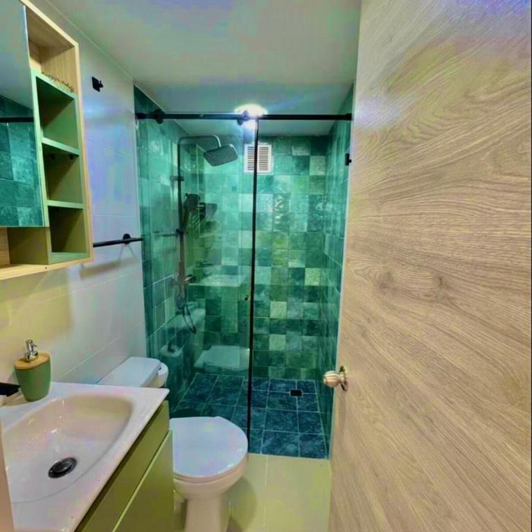 Apartamento moderno en el piso 24 con vistas al mar - Two-Bedroom Apartment - 10
