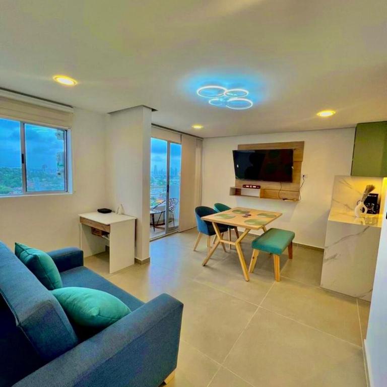 Apartamento moderno en el piso 24 con vistas al mar - Two-Bedroom Apartment - 13