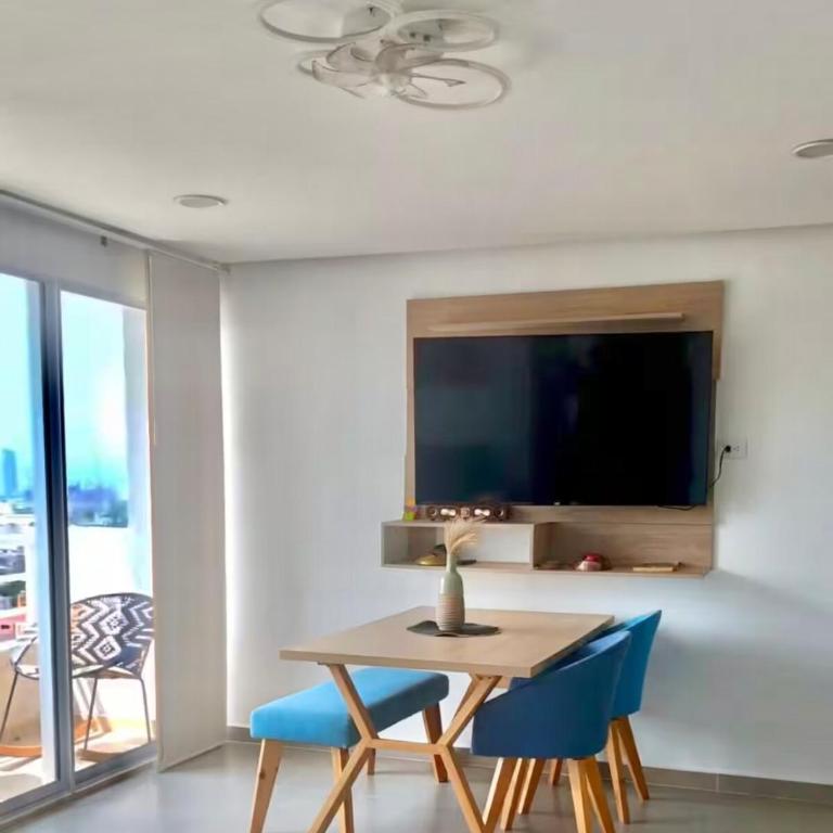 Apartamento moderno en el piso 24 con vistas al mar - Two-Bedroom Apartment - 15