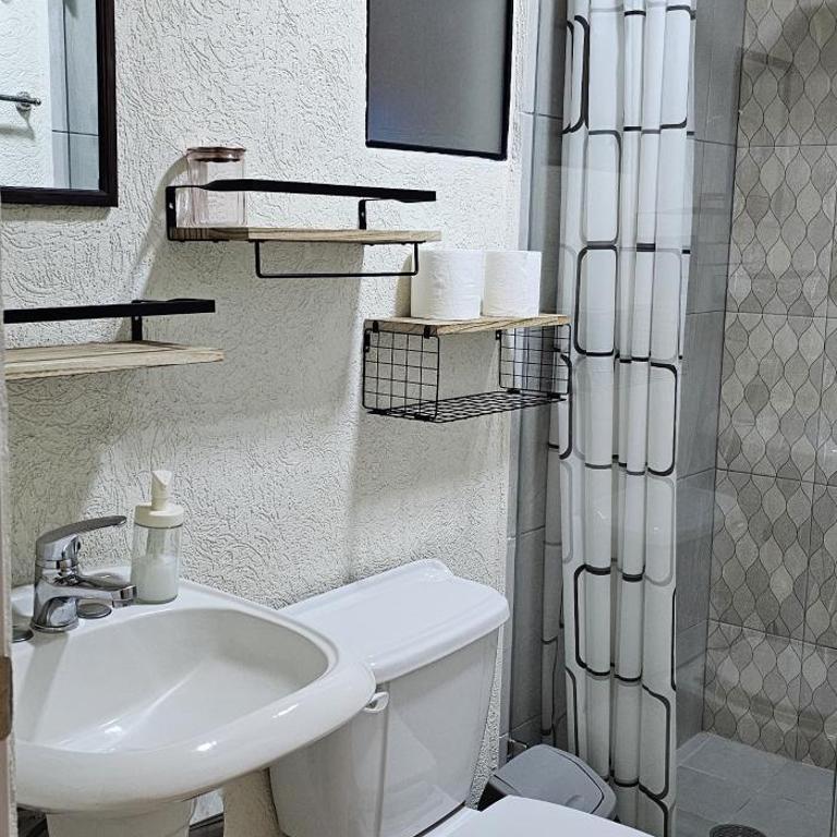 Depto En condominio Privado cerca de Tlaquepaque centro y Cerca de la Central Nueva - Two-Bedroom Apartment - 7