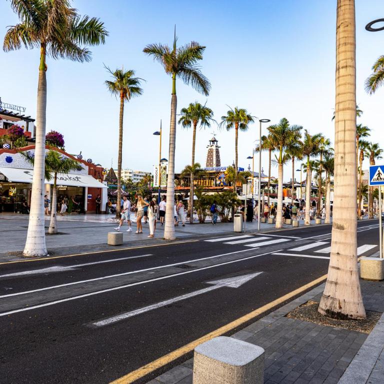New apartment in Los Cristianos Renovated with AC, Steps from Playa Las Vistas - Apartamento de 1 dormitorio - 29